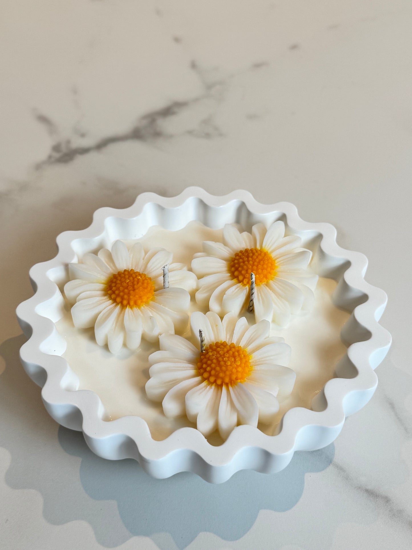 Wellenschale mit Blümchen gelb