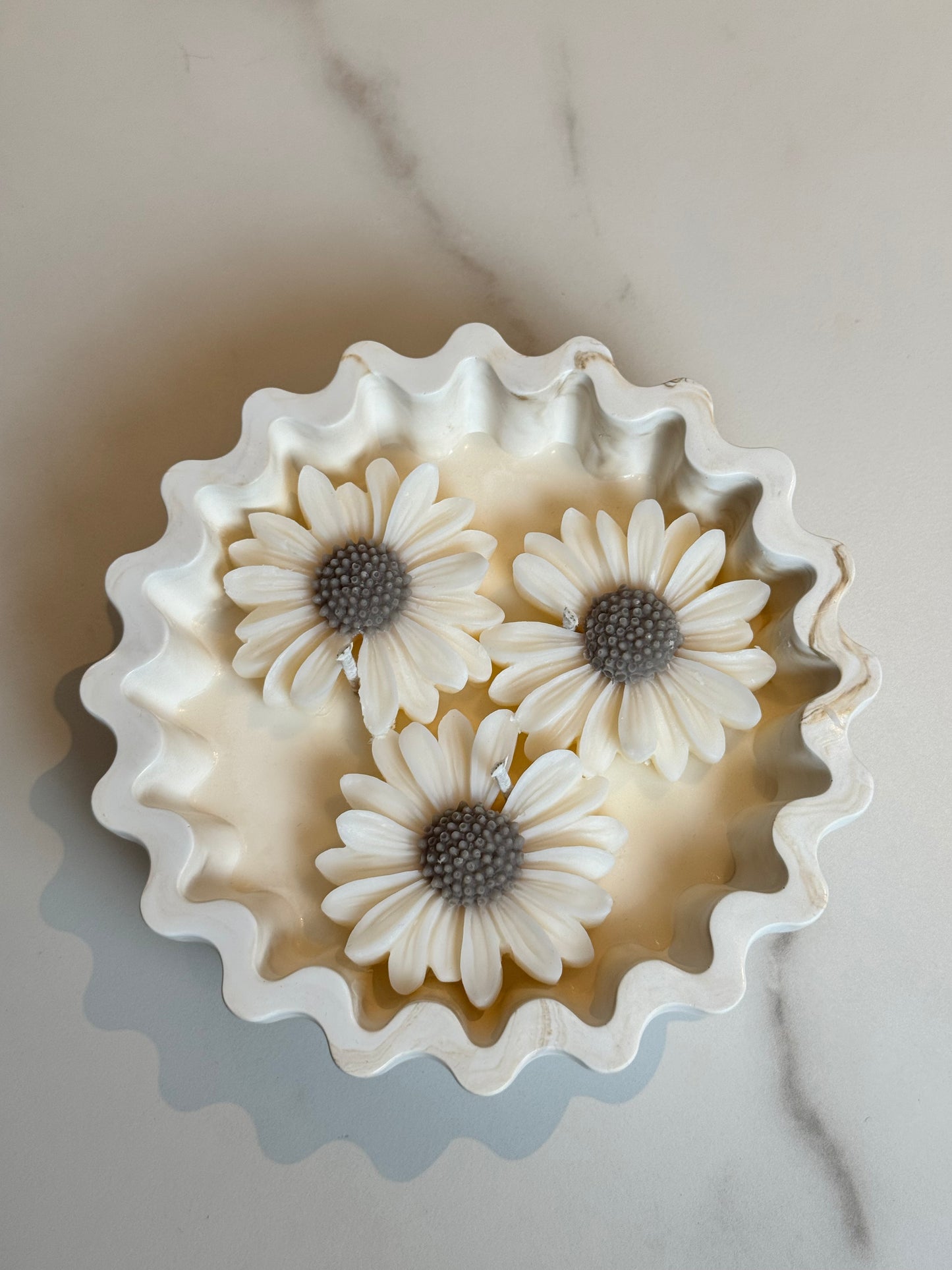Wellenschale mit Blümchen kamelbraun