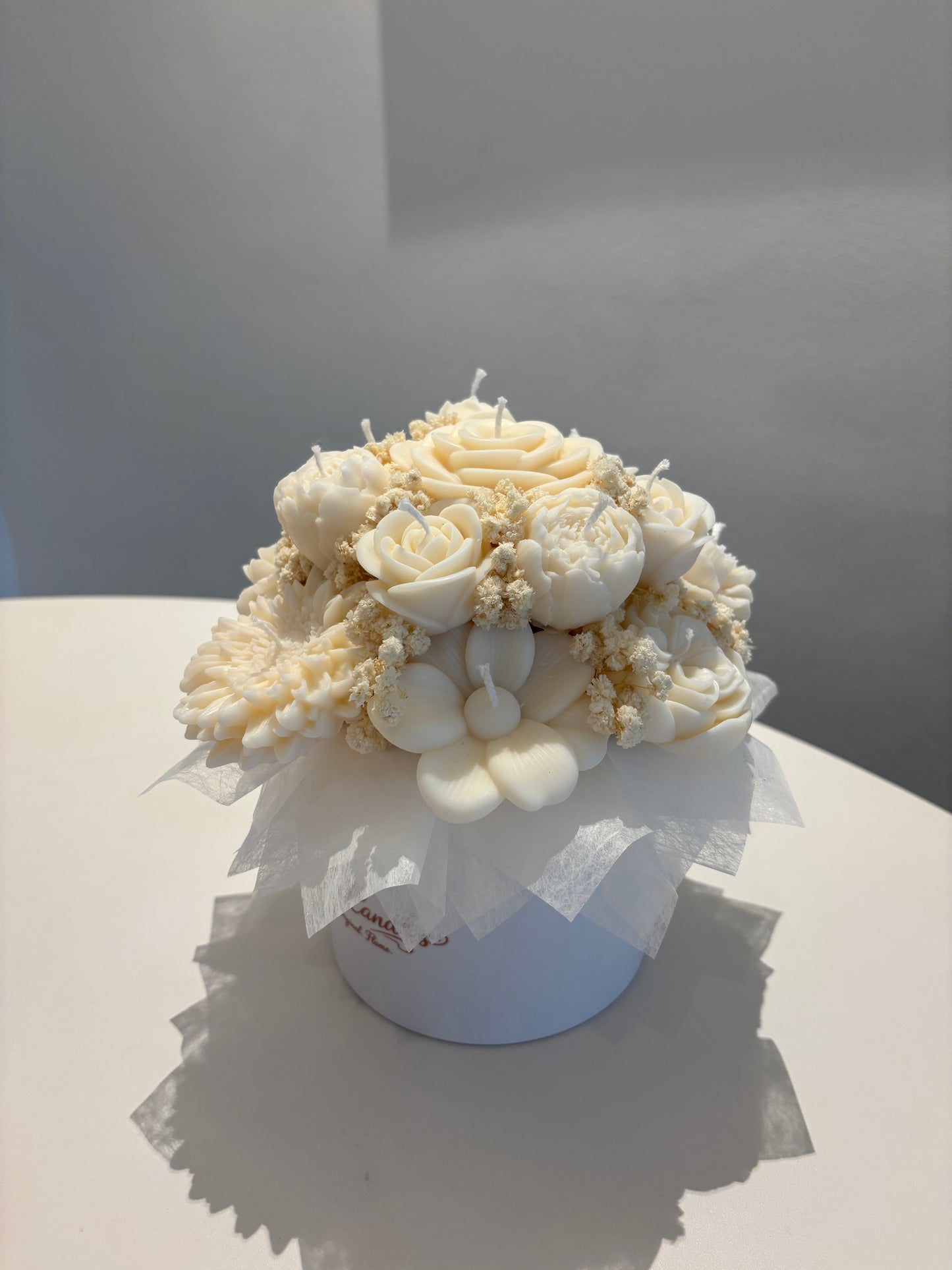 Kerzenblumen-Mix in weiß