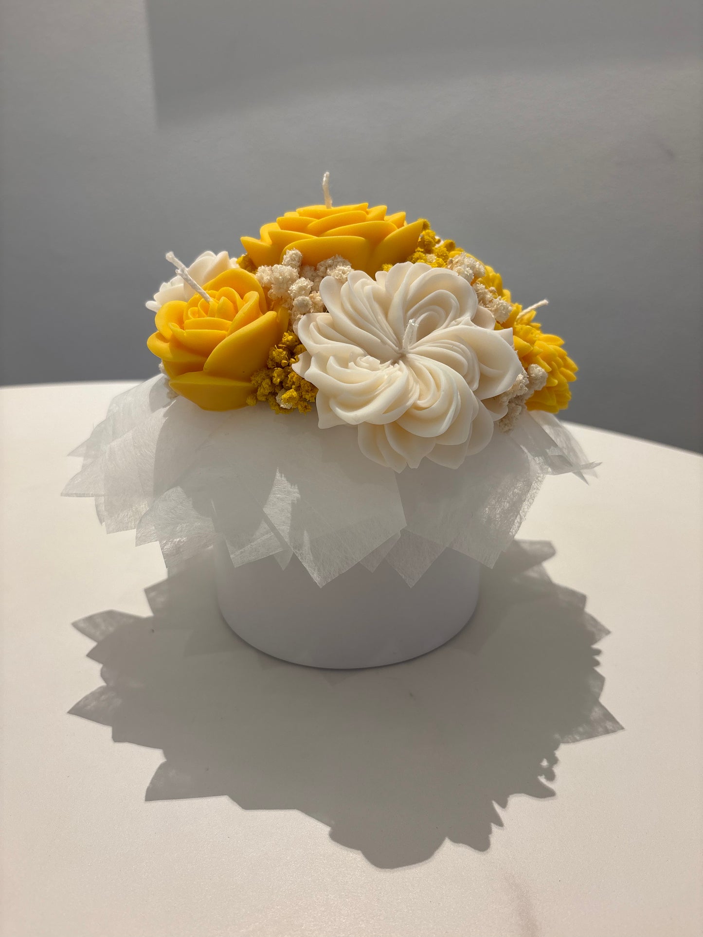 Kerzenblumen-Mix in gelb/weiß