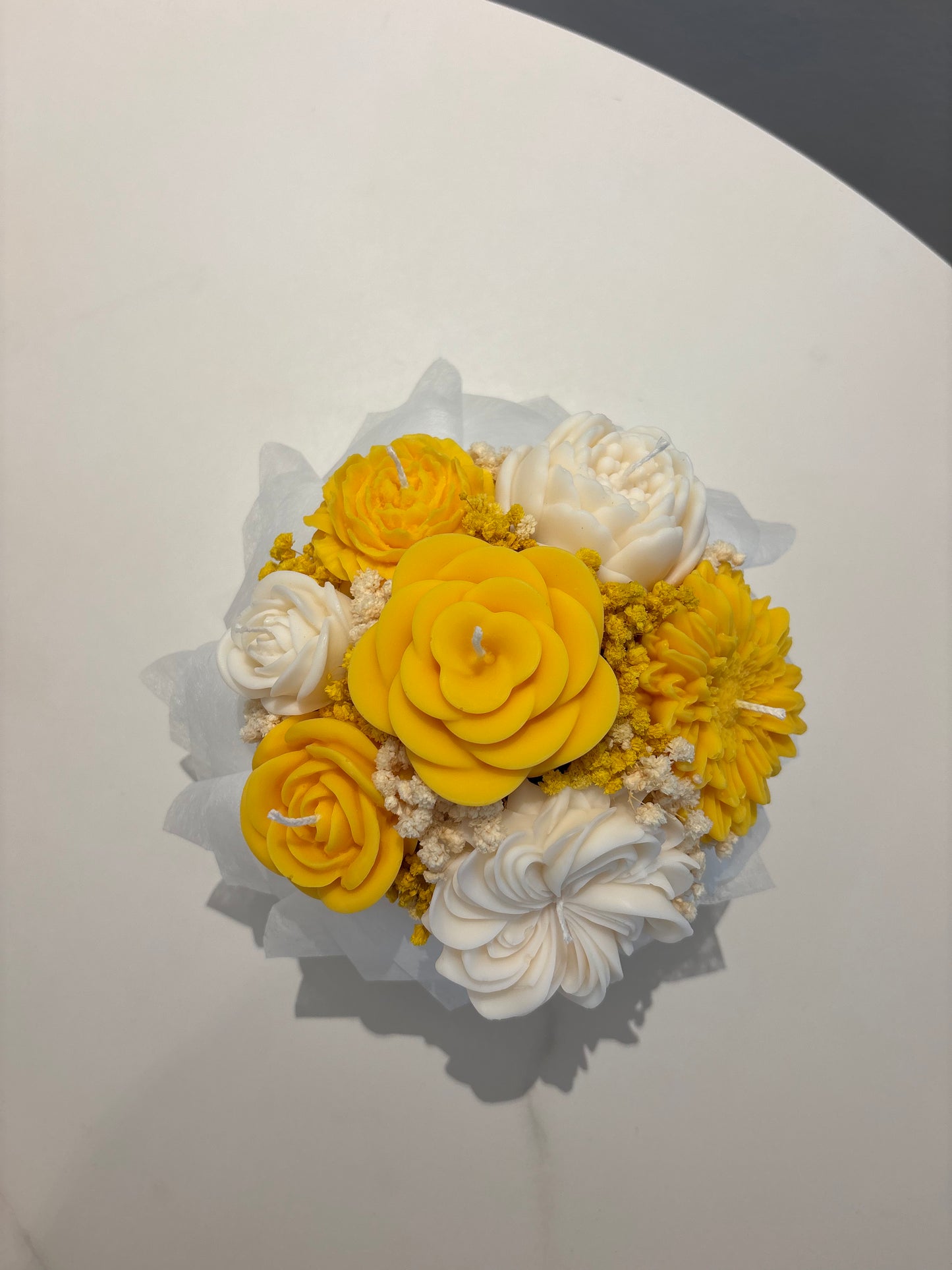 Kerzenblumen-Mix in gelb/weiß